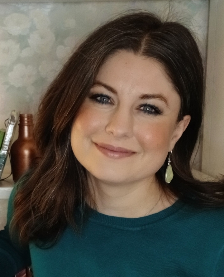 Laura, front office